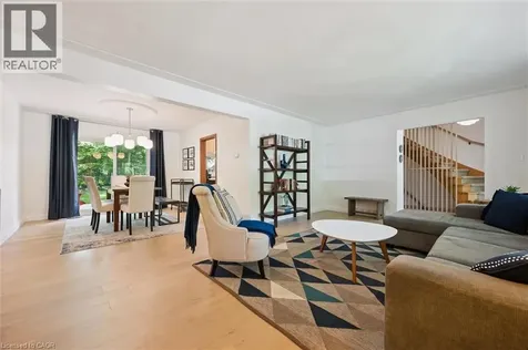 15 Wildwood Place Waterloo ON N2L 4B2