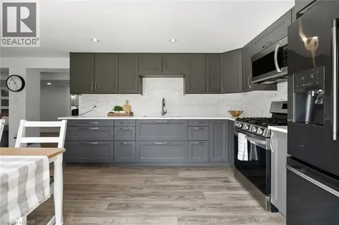 1648 Crediton Parkway Mississauga ON L5G 3X3