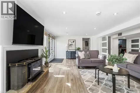 1648 Crediton Parkway Mississauga ON L5G 3X3