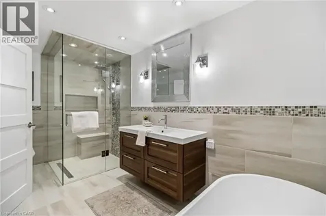 1648 Crediton Parkway Mississauga ON L5G 3X3