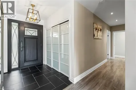 1648 Crediton Parkway Mississauga ON L5G 3X3