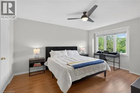 2215 Cleaver Avenue Burlington ON L7M 4C5