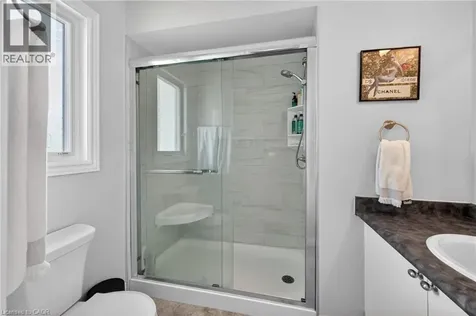 2215 Cleaver Avenue Burlington ON L7M 4C5