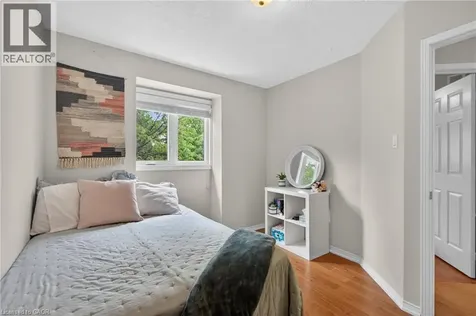 2215 Cleaver Avenue Burlington ON L7M 4C5