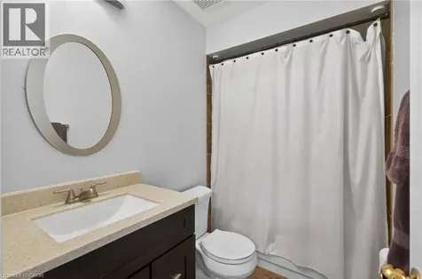 2215 Cleaver Avenue Burlington ON L7M 4C5