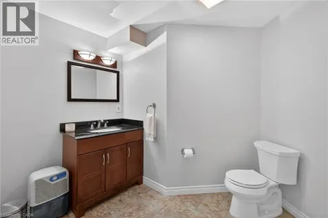 2215 Cleaver Avenue Burlington ON L7M 4C5