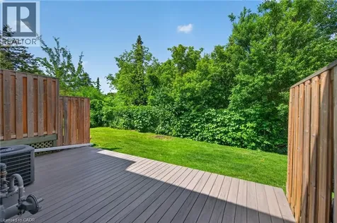 2215 Cleaver Avenue Burlington ON L7M 4C5