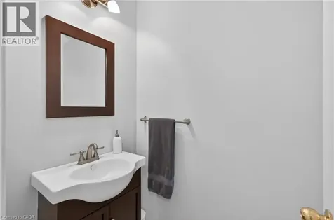 2215 Cleaver Avenue Burlington ON L7M 4C5