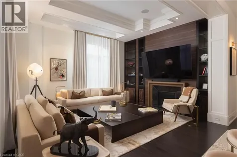 300 Randall Street Oakville ON L6J 0G2