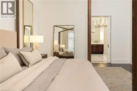 300 Randall Street Oakville ON L6J 0G2