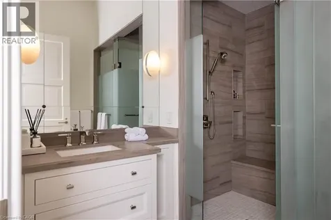 300 Randall Street Oakville ON L6J 0G2