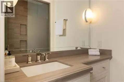 300 Randall Street Oakville ON L6J 0G2