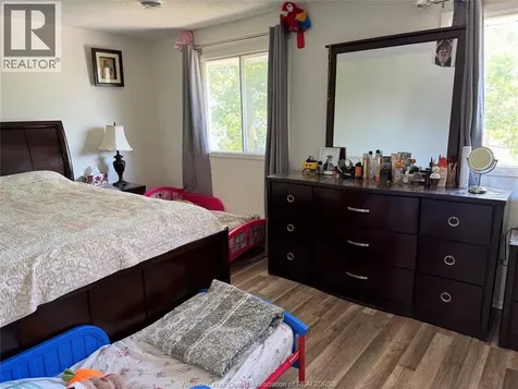 3093 Meadowbrook Lane Windsor ON N8T 3C5