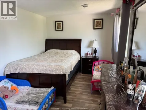 3093 Meadowbrook Lane Windsor ON N8T 3C5
