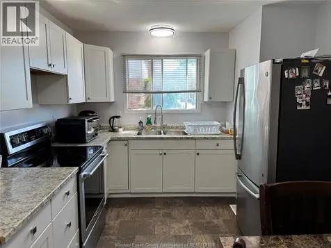 3093 Meadowbrook Lane Windsor ON N8T 3C5