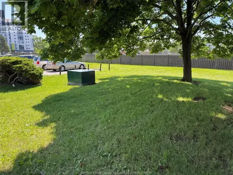 3093 Meadowbrook Lane Windsor ON N8T 3C5