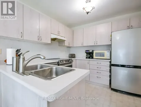142 Julia Crescent Orillia ON L3V 7X4