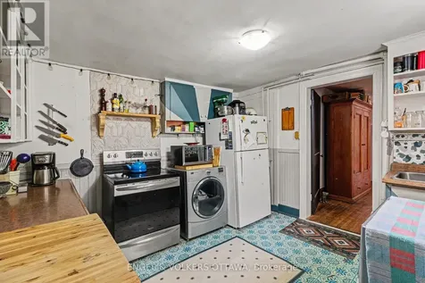 86 Pinhey Street Ottawa ON K1Y 1T4