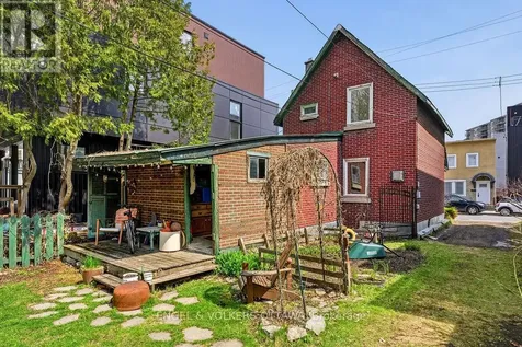 86 Pinhey Street Ottawa ON K1Y 1T4