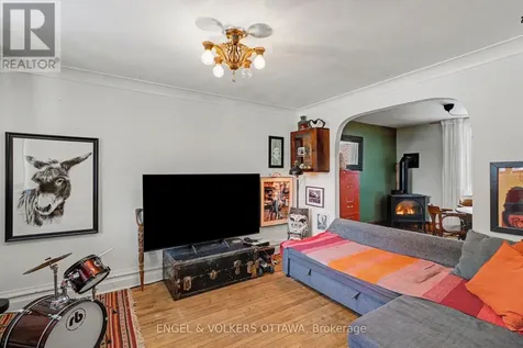 86 Pinhey Street Ottawa ON K1Y 1T4