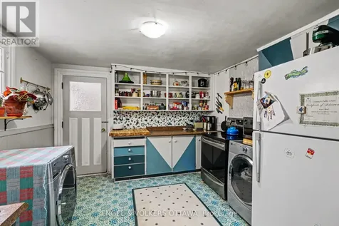 86 Pinhey Street Ottawa ON K1Y 1T4
