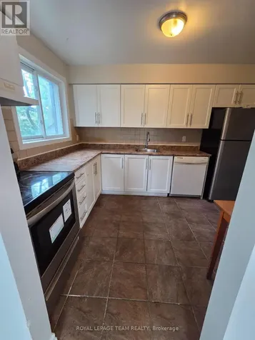 100 Fenerty Court East Ottawa ON K2L 3A7