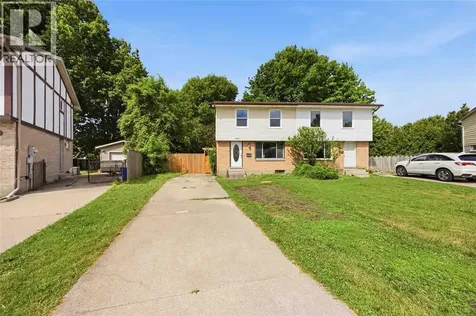 1239 Nottingham Drive Sarnia ON N7S 5B1