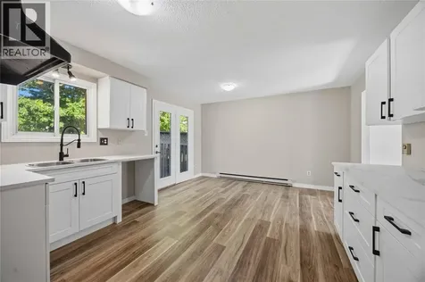 1239 Nottingham Drive Sarnia ON N7S 5B1