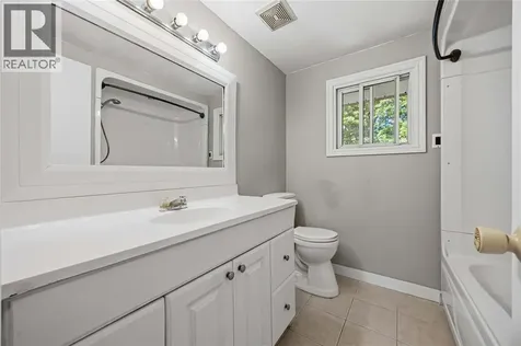 1239 Nottingham Drive Sarnia ON N7S 5B1