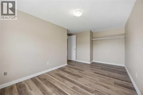 1239 Nottingham Drive Sarnia ON N7S 5B1