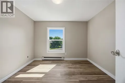 1239 Nottingham Drive Sarnia ON N7S 5B1