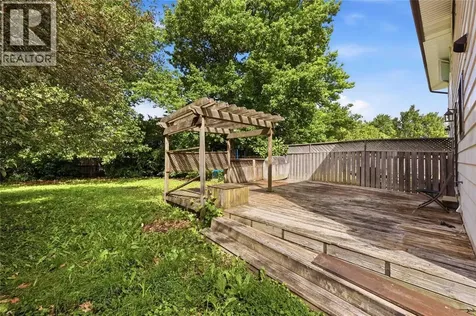 1239 Nottingham Drive Sarnia ON N7S 5B1