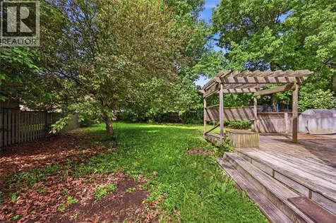 1239 Nottingham Drive Sarnia ON N7S 5B1