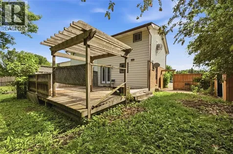 1239 Nottingham Drive Sarnia ON N7S 5B1