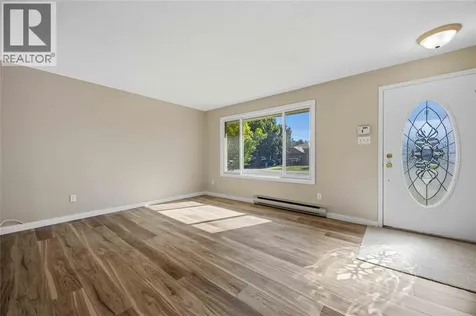 1239 Nottingham Drive Sarnia ON N7S 5B1