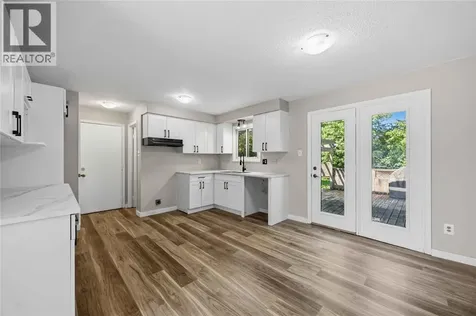 1239 Nottingham Drive Sarnia ON N7S 5B1