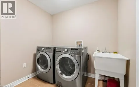476 Nairn Circle Milton ON L9T 8A7