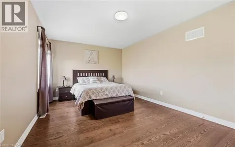 476 Nairn Circle Milton ON L9T 8A7
