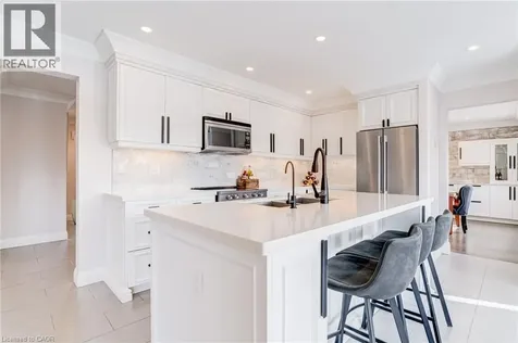 1320 Monmouth Drive Burlington ON L7P 3J6