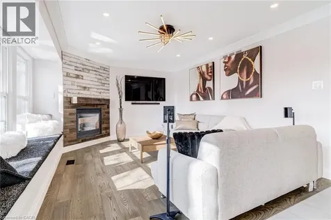 1320 Monmouth Drive Burlington ON L7P 3J6