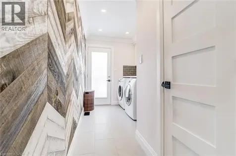 1320 Monmouth Drive Burlington ON L7P 3J6