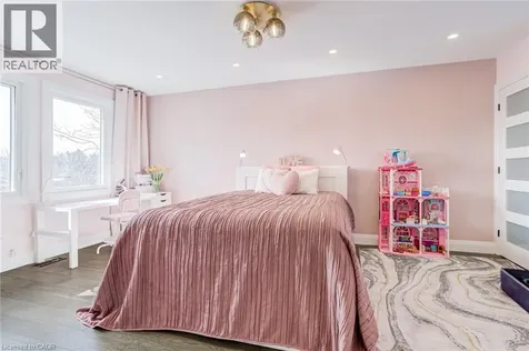 1320 Monmouth Drive Burlington ON L7P 3J6