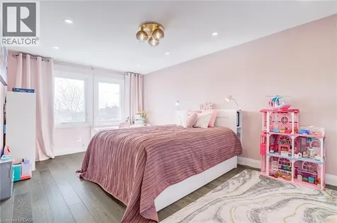 1320 Monmouth Drive Burlington ON L7P 3J6