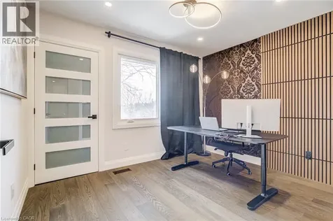 1320 Monmouth Drive Burlington ON L7P 3J6