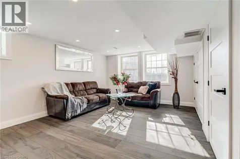 1320 Monmouth Drive Burlington ON L7P 3J6