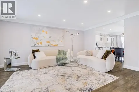 1320 Monmouth Drive Burlington ON L7P 3J6