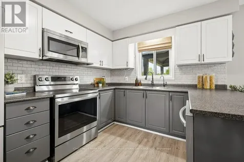 16 White Sands Court Kitchener ON N2E 3S4