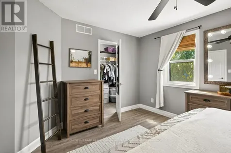 16 White Sands Court Kitchener ON N2E 3S4