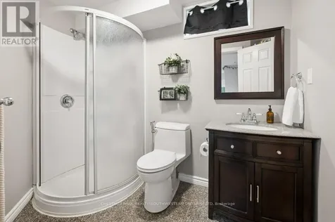 16 White Sands Court Kitchener ON N2E 3S4