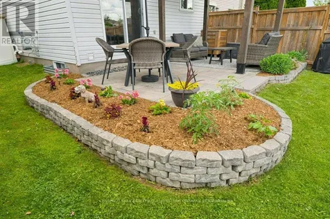 16 White Sands Court Kitchener ON N2E 3S4
